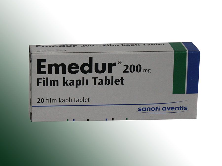 Yulaf ezmesini bir elek içine koyun ve kirlilikleri gidermek için akan su altında kısa bir süre durulayın, ardından bir buzlu su kabına (en fazla 200-300 ml) aktarın. Sümüksü etkiyi azaltmak için buz gibi su kullanılması tavs